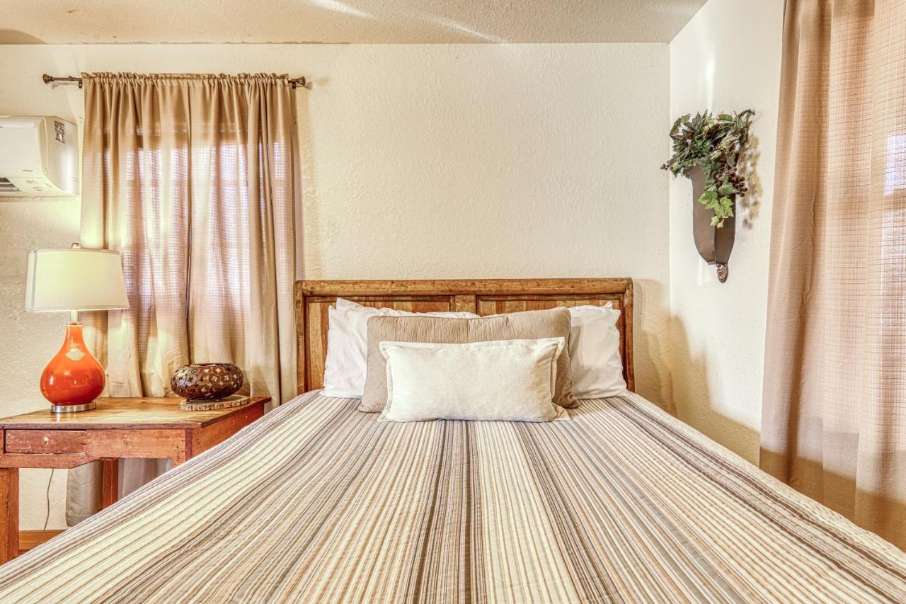 The Olive @ Mendelbaum Winery Guest Cabins Hotel Fredericksburg Exterior foto