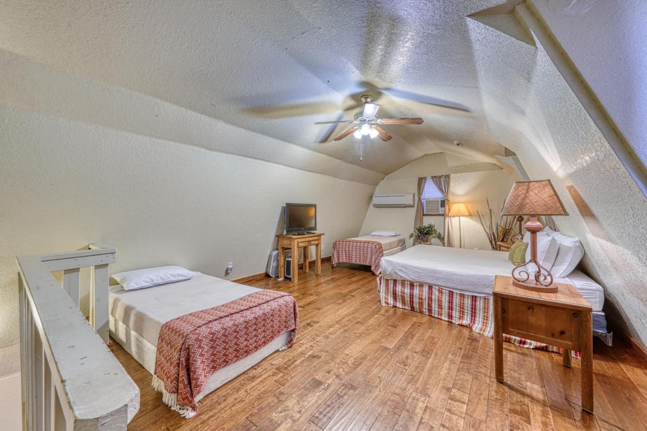 The Olive @ Mendelbaum Winery Guest Cabins Hotel Fredericksburg Exterior foto