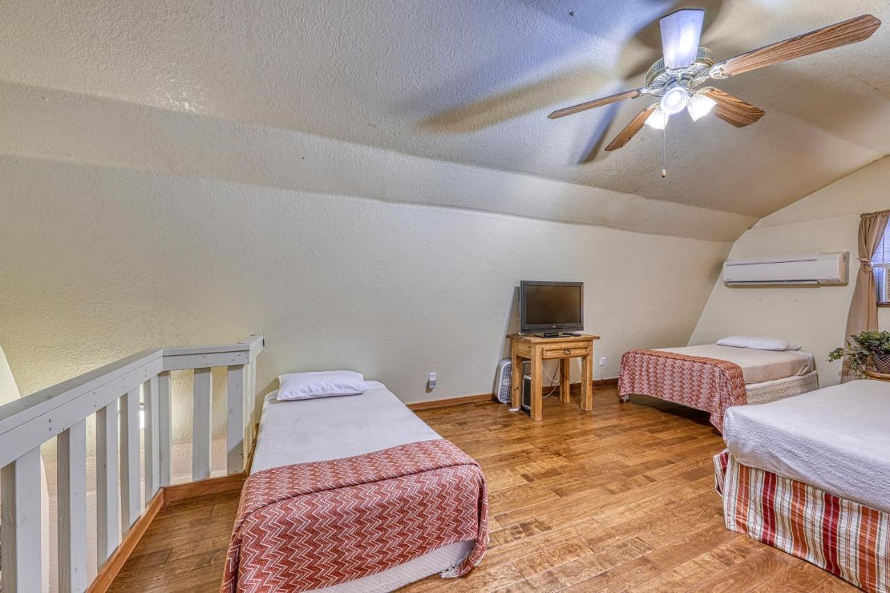 The Olive @ Mendelbaum Winery Guest Cabins Hotel Fredericksburg Exterior foto