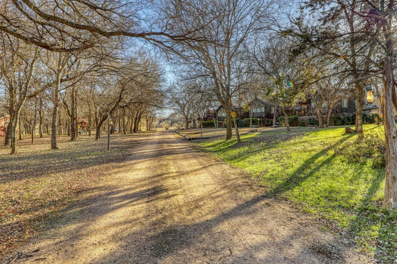 The Olive @ Mendelbaum Winery Guest Cabins Hotel Fredericksburg Exterior foto